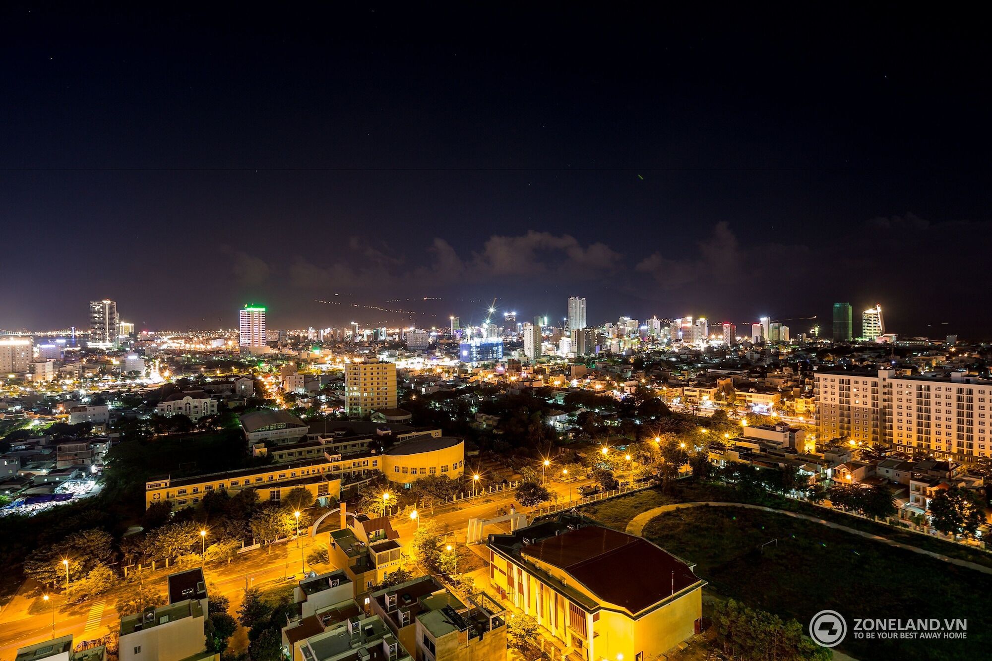 Zoneland Apartments - Monarchy Riverside Son Tra エクステリア 写真